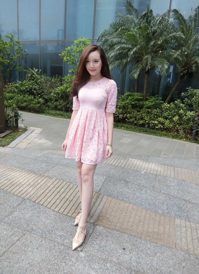 一边脱一边摸
